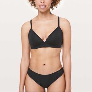 Lululemon take shape black bra